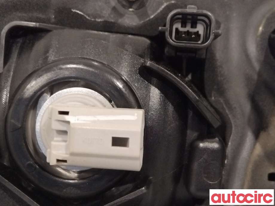 Baklykt venstre indre til Nissan Qashqai 2014-2021 (Type II) (NISSAN|265554EA5C|265554EA5E)