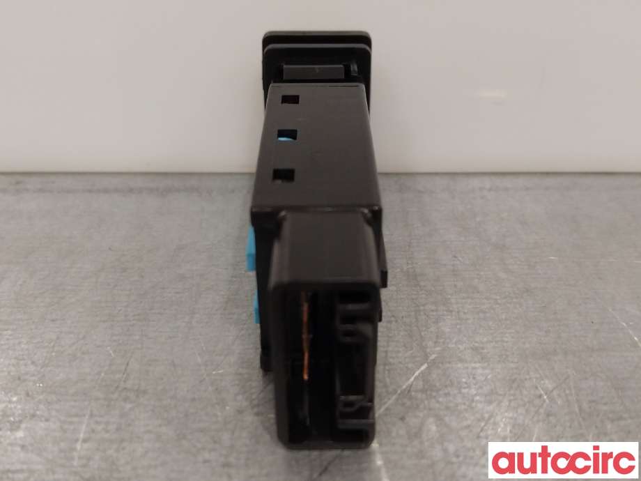 Bryter rutevarme til Toyota RAV4 2016-2019 (Type IV, Fase 2)  (TOYOTA|8479448021|)