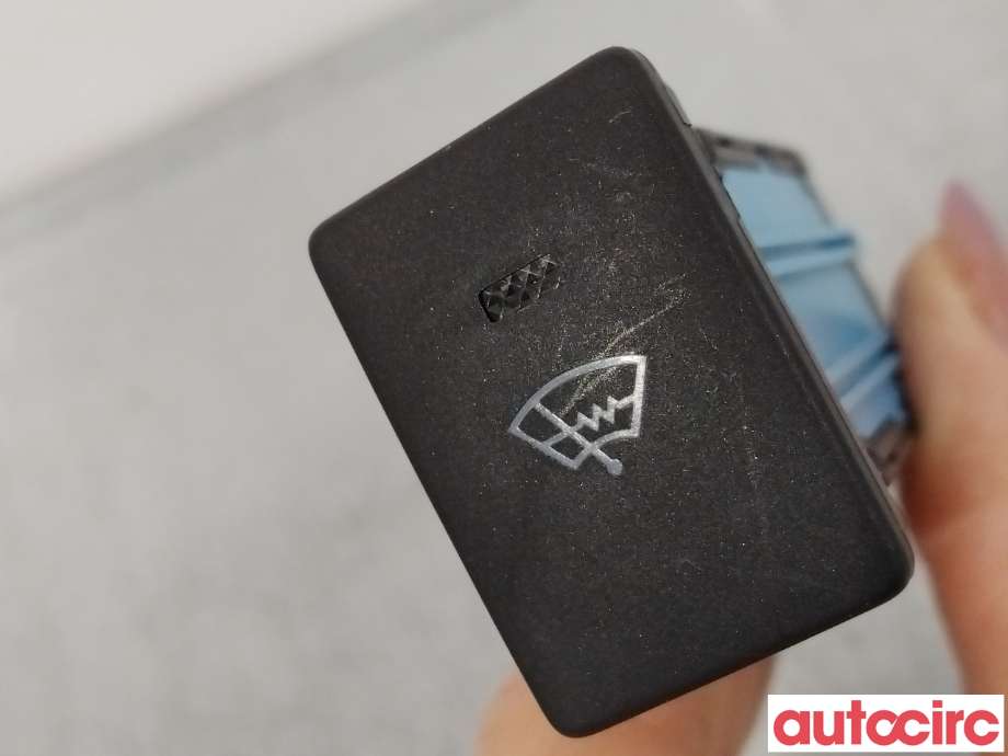Bryter rutevarme til Toyota RAV4 2016-2019 (Type IV, Fase 2)  (TOYOTA|8479448021|)