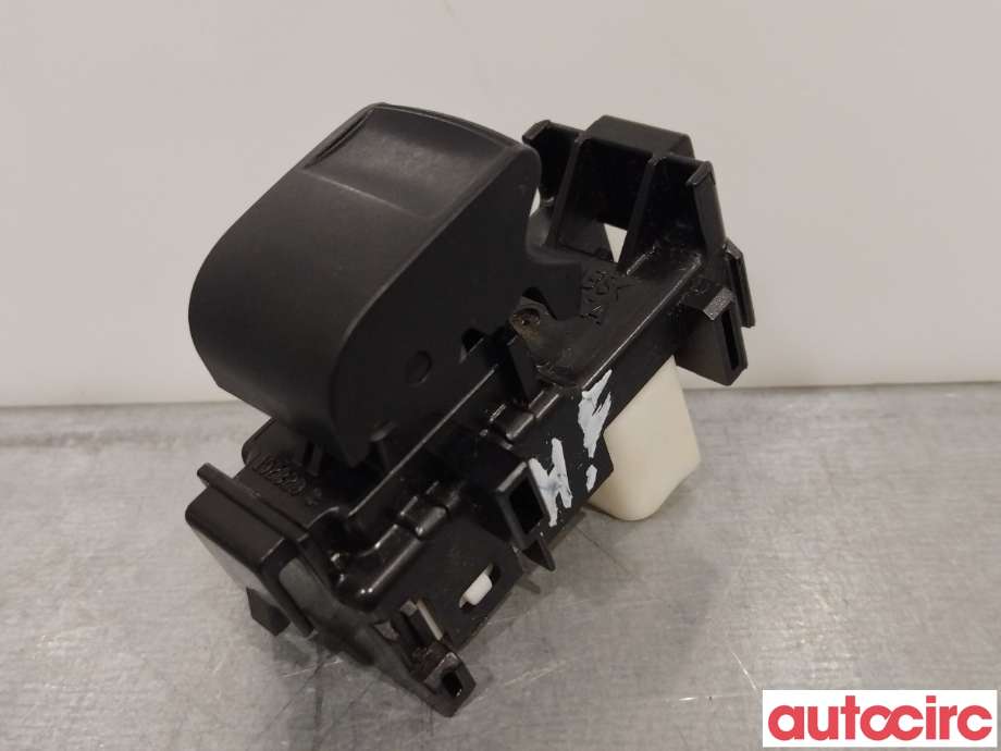 Bryter ruteheis til Toyota RAV4 2016-2019 (Type IV, Fase 2)  (TOYOTA|848100D030|8481052030|)