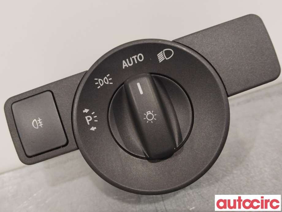 Bryter lys til Mercedes Vito 2014-->> (W447) (W447) (MERCEDES|A2469050250)