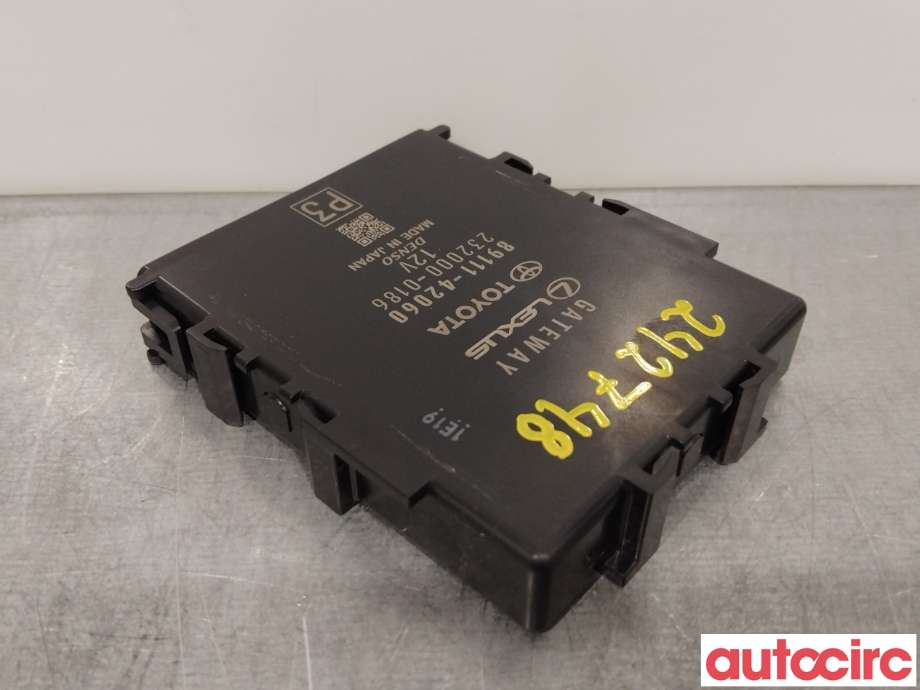 Diverse deler til Toyota RAV4 2019-->> (Type V)  (TOYOTA|8911142122|8911142060)