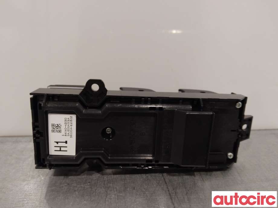 Bryter ruteheis til Toyota RAV4 2019-->> (Type V)  (TOYOTA|8404042080)