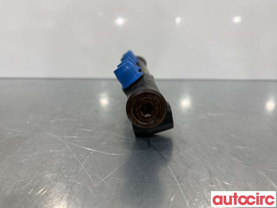 Dyseskinne (fuelrail) til Peugeot Partner 2015-2019 (Type II, Fase 2)  (PEUGEOT|9804776780|28497Z01)