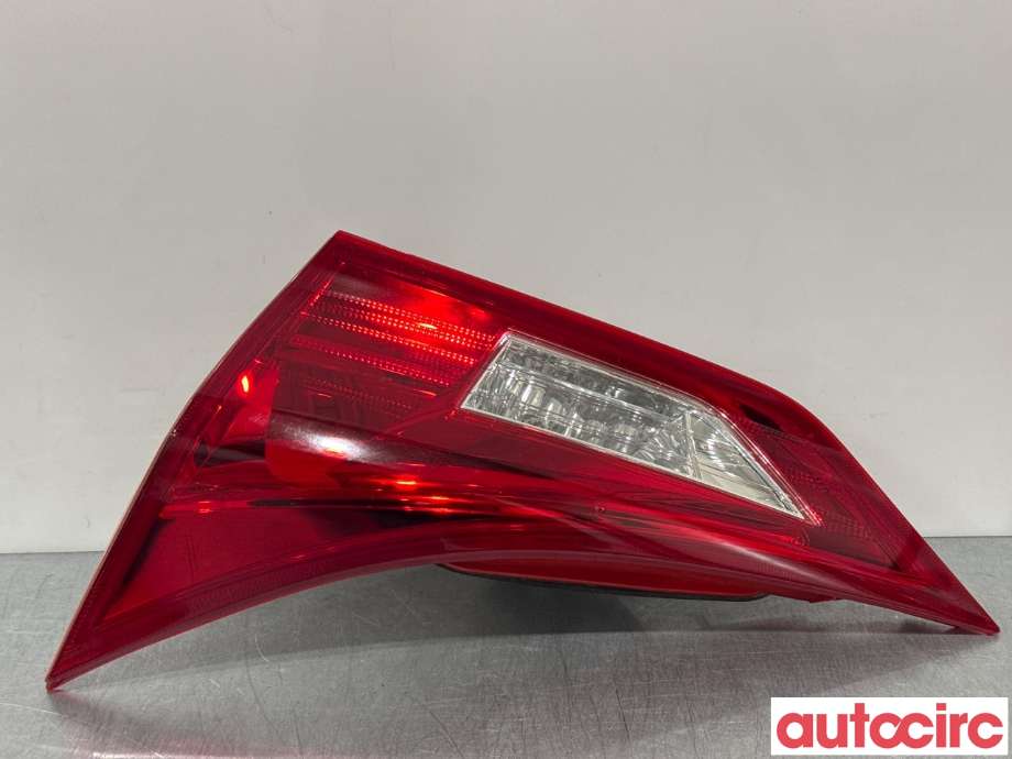 Baklykt høyre indre til Toyota Auris 2013-2015 (Type II, Fase 1)  (TOYOTA|8158102460|)