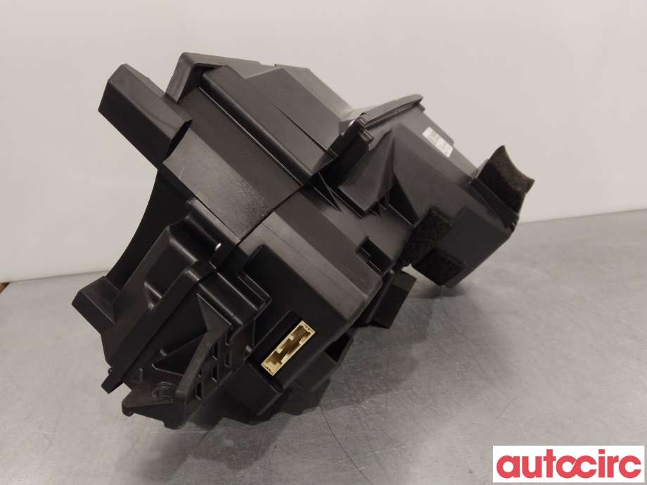 Multimedia display (MCU - Media Controller Unit) til Toyota RAV4 2019-->> (Type V)  (TOYOTA|8310842030)