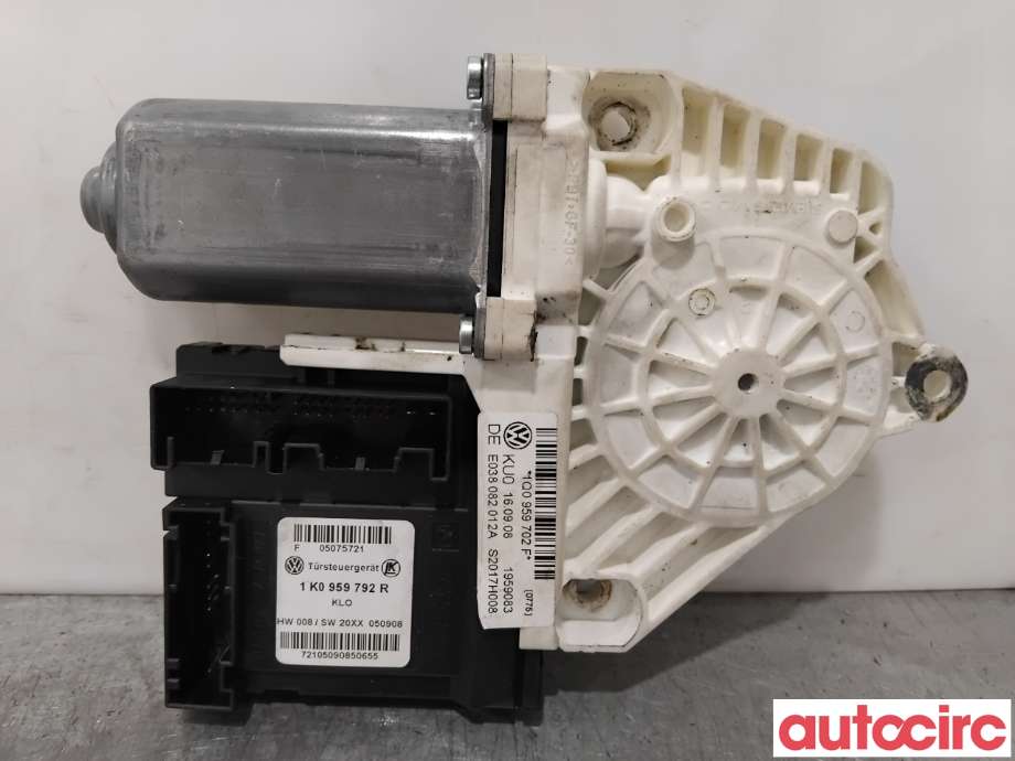 Ruteheis høyre foran til VW Scirocco, 2008-2013  (VOLKSWAGEN|1Q0959702H)