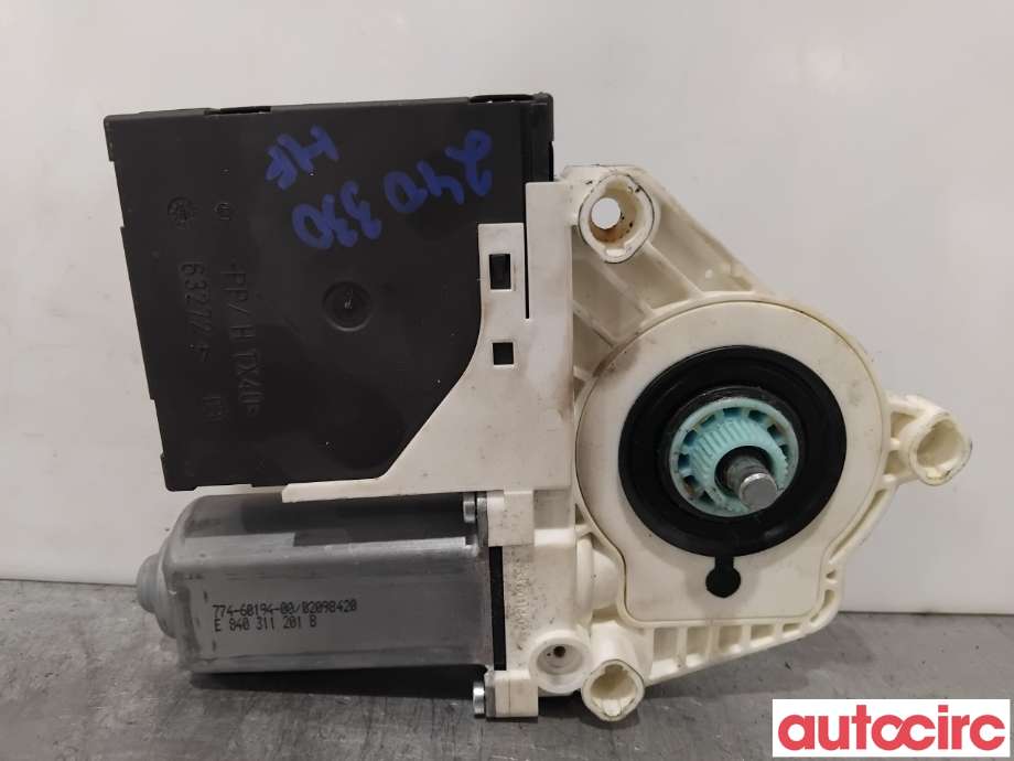 Ruteheis høyre foran til VW Scirocco 2008-2013  (VOLKSWAGEN|1Q0959702H|774-60194-00|1K0959792R)