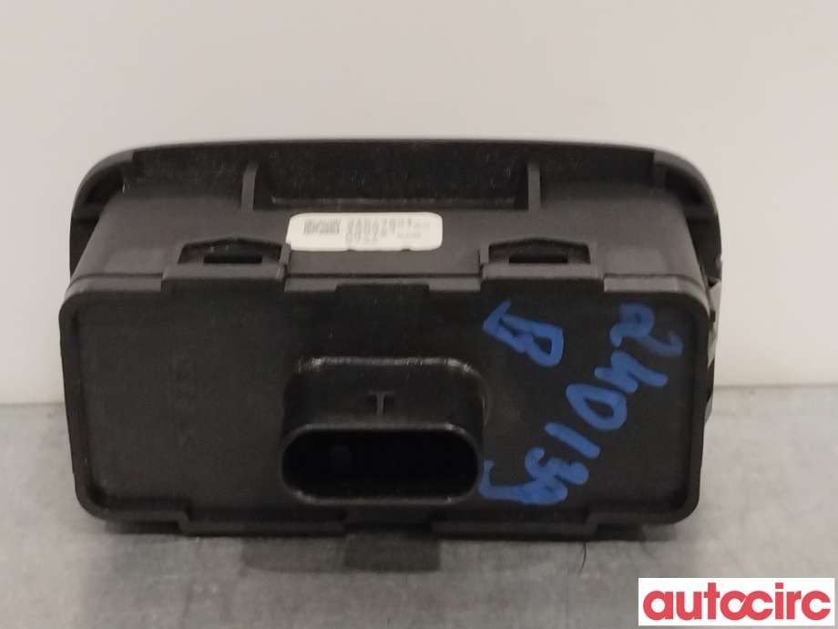 Bryter baklukeåpner til Volvo V60 / V60 CC 2018-->> (Type II)  (VOLVO|31674801)