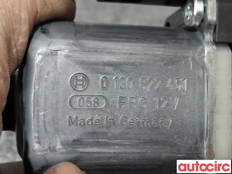 Ruteheis venstre foran til VW Passat 2011-2015 (B7) (B7) (VOLKSWAGEN|3AA959701A|0130822451)