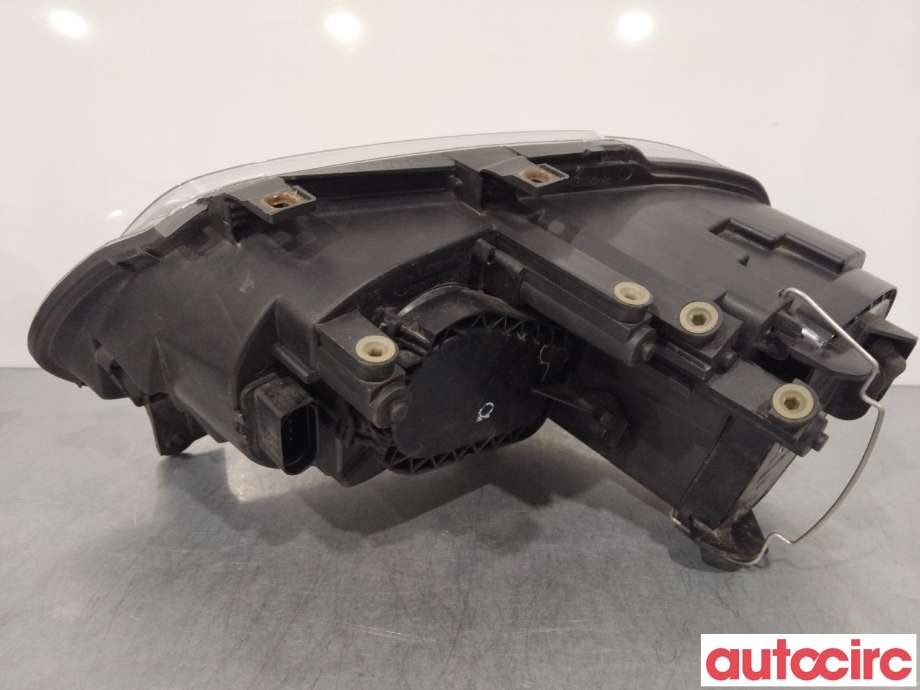 Frontlykt høyre halogen til VW Caddy 2004-2010 (Type III, Fase 1)  (VOLKSWAGEN|2K0941006D)