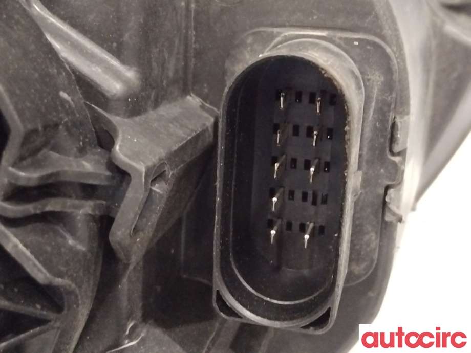 Frontlykt høyre halogen til VW Caddy 2004-2010 (Type III, Fase 1)  (VOLKSWAGEN|2K0941006D)