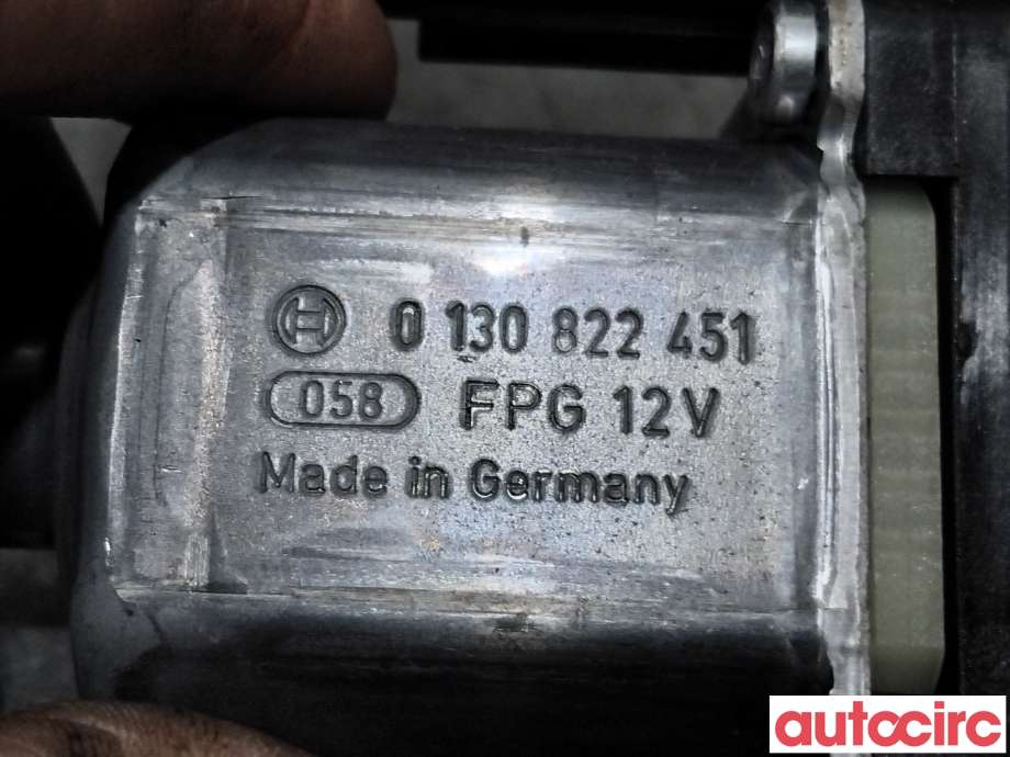 Ruteheis høyre foran til VW Passat 2011-2015 (B7) (B7) (VOLKSWAGEN|3AA959702A|0130822451|3AA998702)
