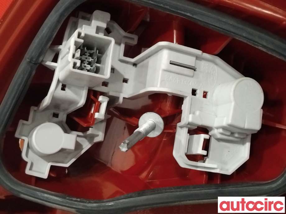 Baklykt høyre til Ford Fiesta 2008-2012 (Type VI, Fase 1)  (FORD|1709552|8A61-13A602-AB)