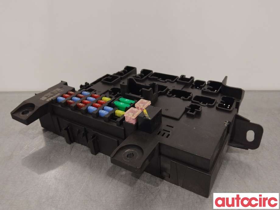Sikringsboks til Mitsubishi Outlander 2015-->> (Type III, Fase 2)  (MITSUBISHI|8565A358||8637A688)