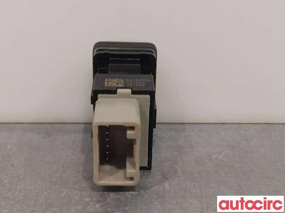 Bryter diverse til Mitsubishi Outlander 2015-->> (Type III, Fase 2)  (MITSUBISHI|8612A050|)