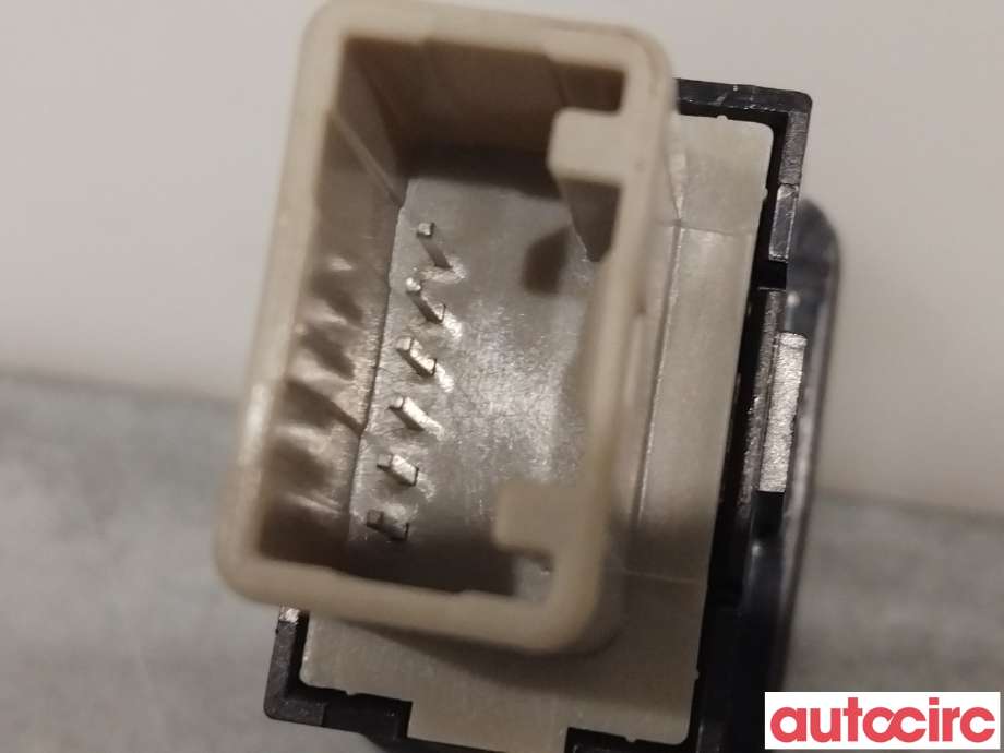 Bryter diverse til Mitsubishi Outlander 2015-->> (Type III, Fase 2)  (MITSUBISHI|8612A050|)