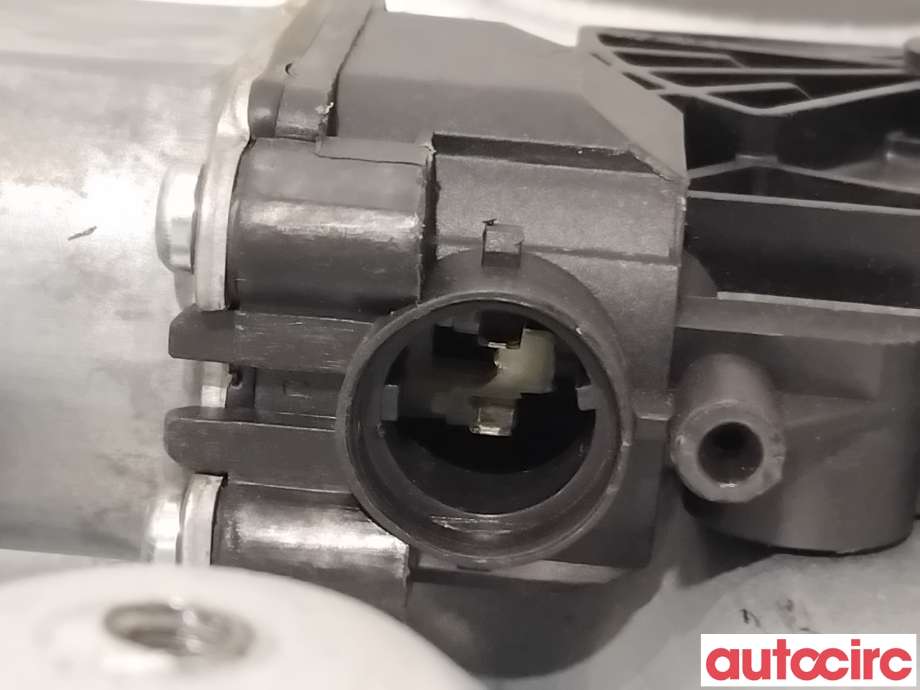 Ruteheis høyre foran til Nissan Qashqai 2010-2014 (Type I, Fase 2)  (NISSAN|80770JD00A|)