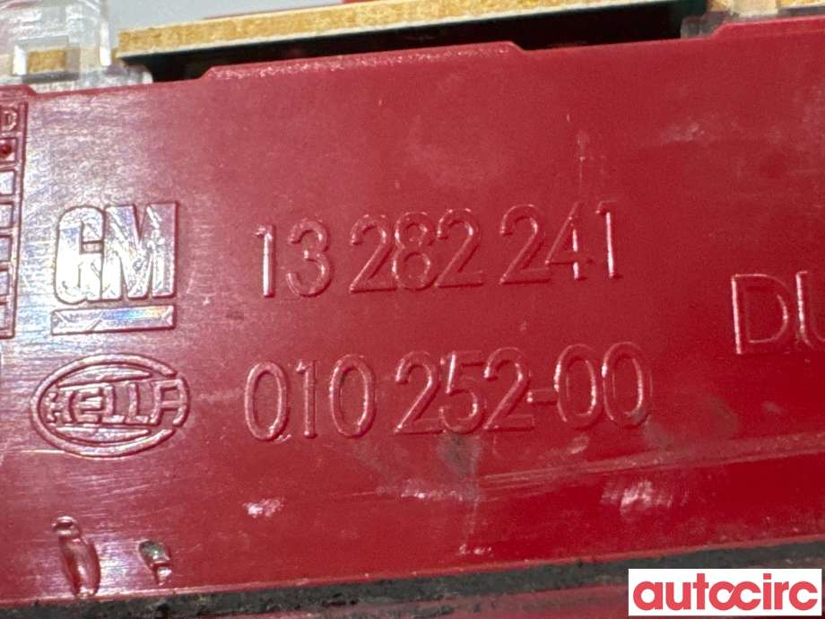 Baklykt bremselys bakrute til Opel Astra J 2010-2015  (OPEL|13282241|010252-00)