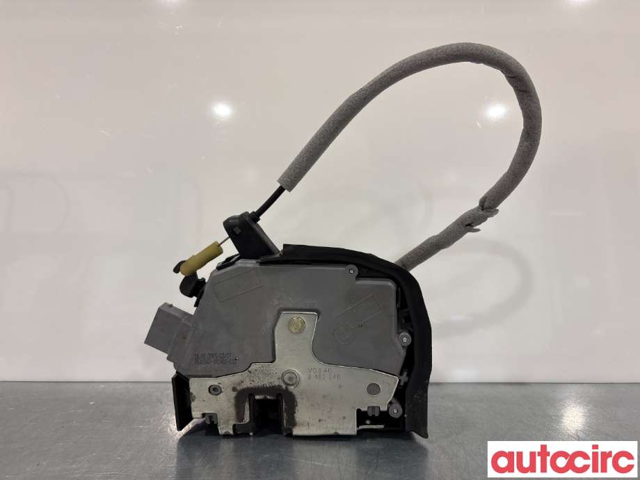 Låsekasse høyre foran til BMW X5 2000-2006 (E53) (E53) (BMW|51218402540|8402540)