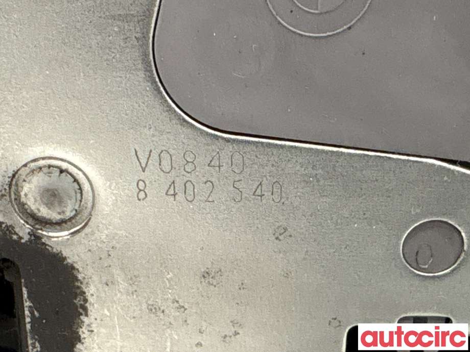Låsekasse høyre foran til BMW X5 2000-2006 (E53) (E53) (BMW|51218402540|8402540)