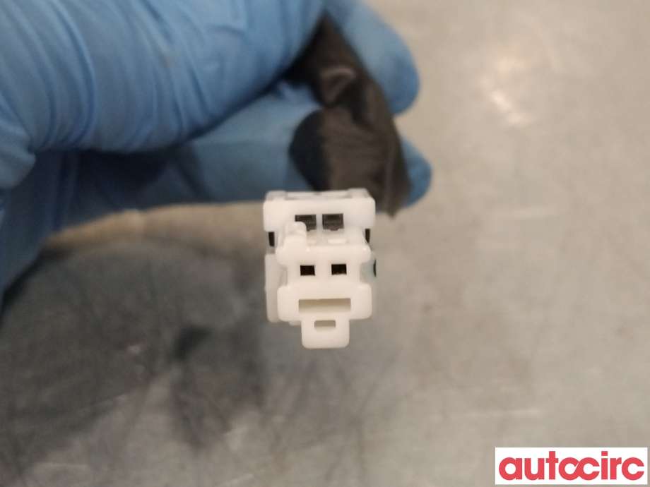 Baklykt bremselys bakrute til Mitsubishi Outlander 2010-2012 (Type II, Fase 2)  (MITSUBISHI|8334A008)