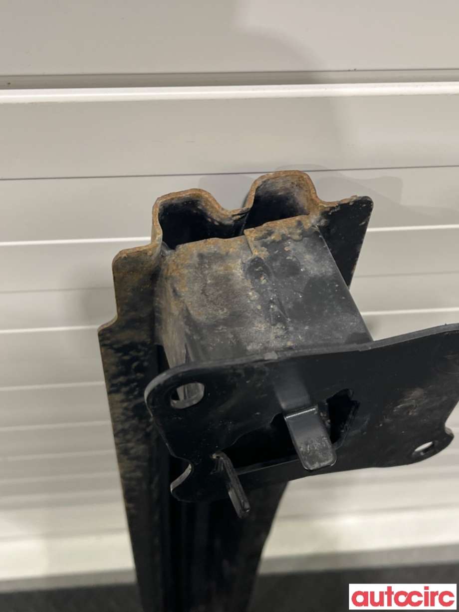 Støtfangerforsterkning bak til VW Golf VI 2008-2012  (VOLKSWAGEN|5K0807305A|)