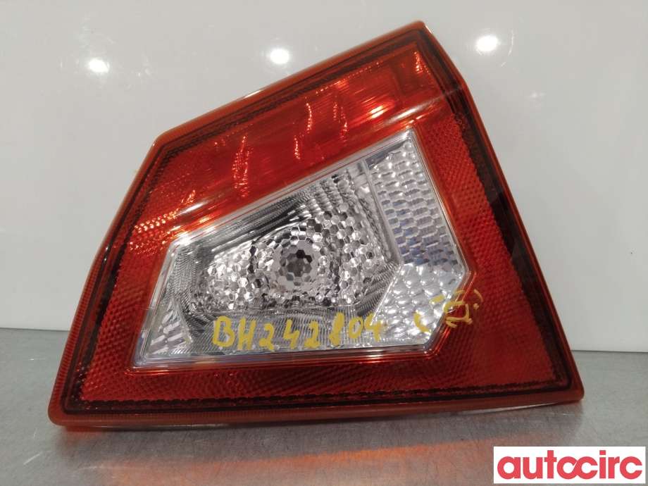 Baklykt høyre indre til Suzuki Vitara, 2015-->> (Type IV)  (SUZUKI|36254-54P00)