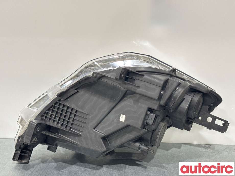 Frontlykt venstre halogen til Peugeot Partner 2015-2019 (Type II, Fase 2)  (PEUGEOT|6208K6|89318031|9682828280)