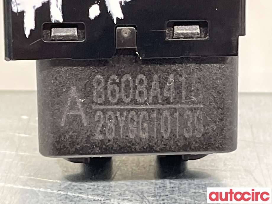 Bryter ruteheis til Mitsubishi Outlander 2015-->> (Type III, Fase 2)  (MITSUBISHI|8608A415|)