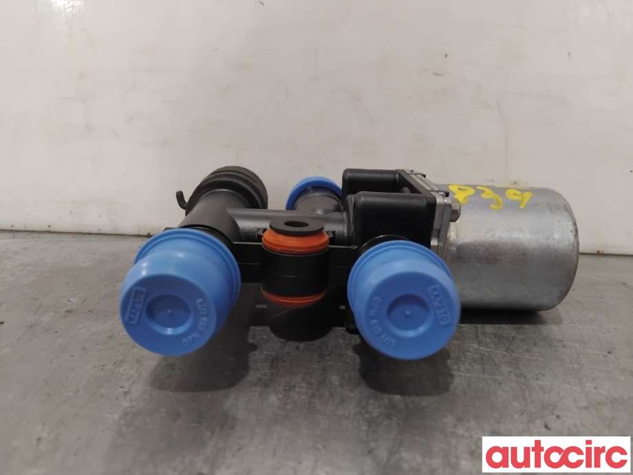 Diverse deler til Audi A4 2007-2014 (Type IV) (B8) (B8) (AUDI|8E0820036|)