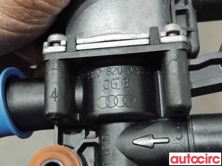 Diverse deler til Audi A4 2007-2014 (Type IV) (B8) (B8) (AUDI|8E0820036|)