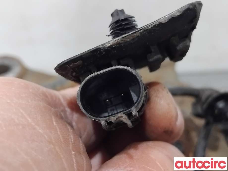 Hjulspindel venstre bak til Mercedes Vito 2014-->> (W447) (W447) (MERCEDES|A4473505500|)