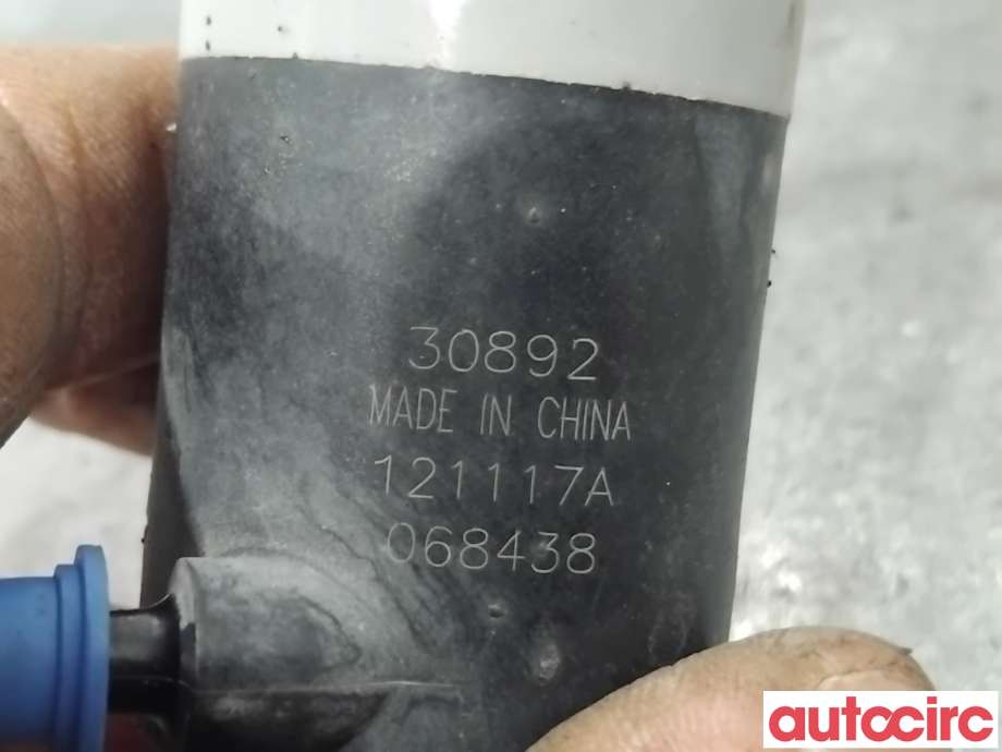 Spylerpumpe foran til Toyota Avensis 2009-2015 (Type III, Fase 1)  (TOYOTA|8533002030|)