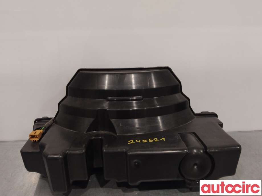 Bilstereo høyttaler til Audi A4 2015-2019 (Type V, Fase 1) (B9) (B9) (AUDI|8W9035382D)
