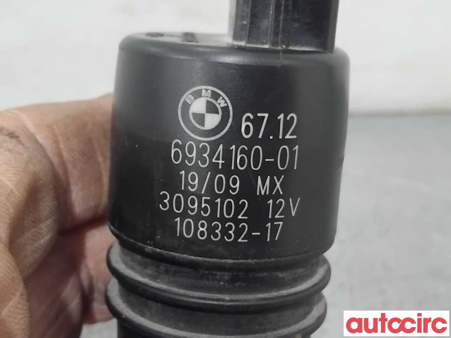 Spylerpumpe foran til BMW X5 2007-2013 (E70) (E70) (BMW|67126934160|)