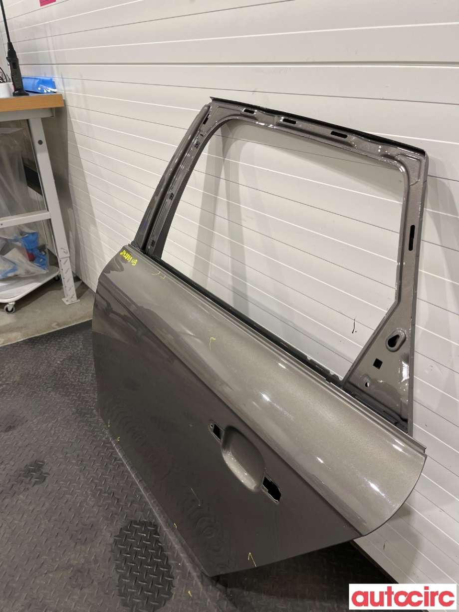 Dør venstre bak til Audi A4 2007-2014 (Type IV) (B8) (B8) (AUDI|8K9833051D)