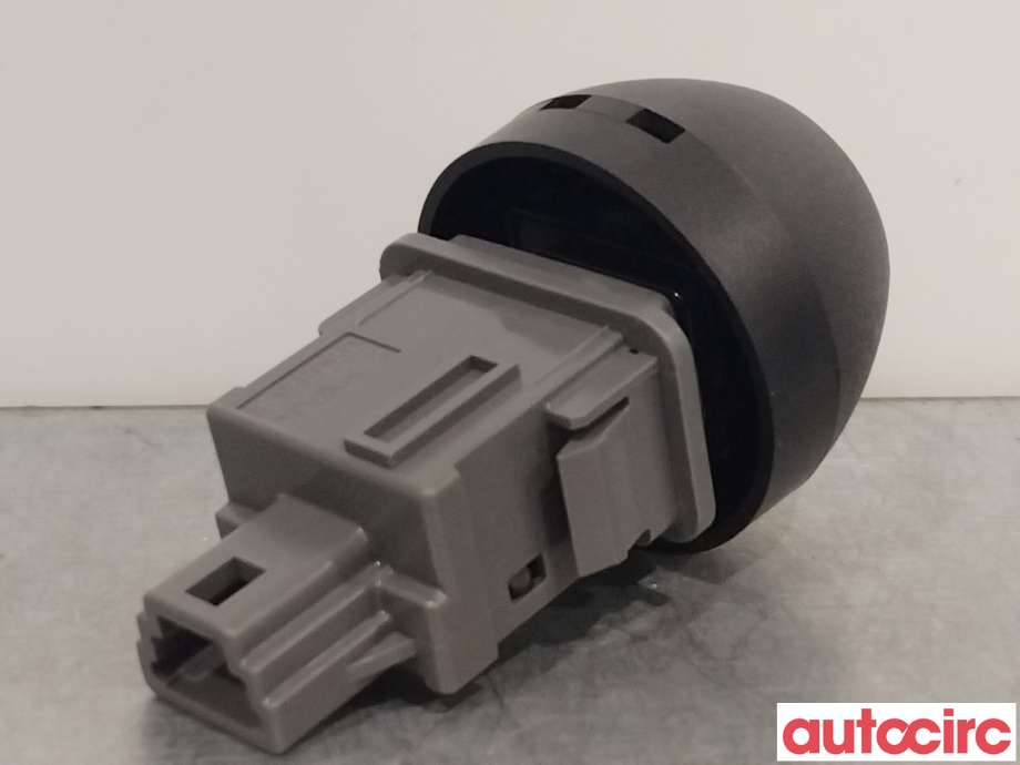 Bryter nødblink til Toyota RAV4 2006-2009 (Type III, Fase 1)  (TOYOTA|8433242020|)