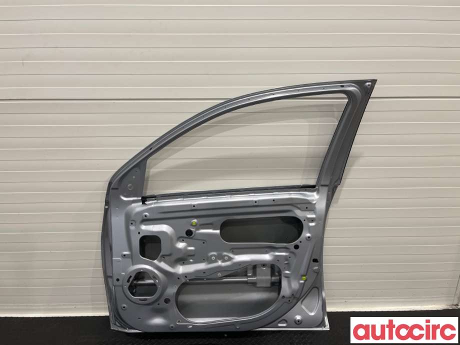 Dør høyre foran til Mitsubishi Outlander 2010-2012 (Type II, Fase 2) (MITSUBISHI|5700A872|)