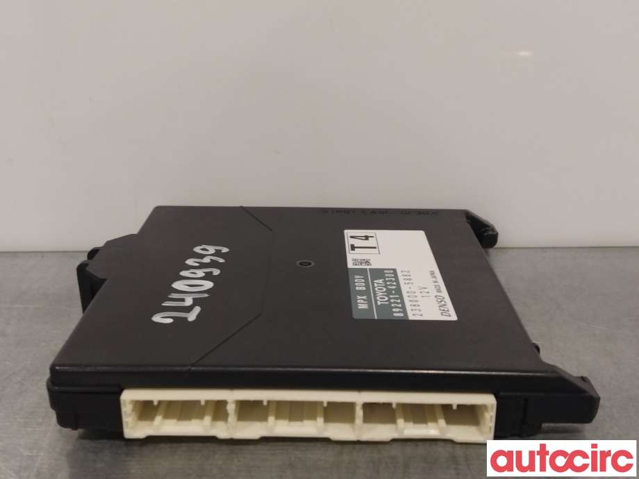 Styreenhet comfort (BCM) til Toyota RAV4 2016-2019 (Type IV, Fase 2)  (TOYOTA|892204AD70|89221-42300)