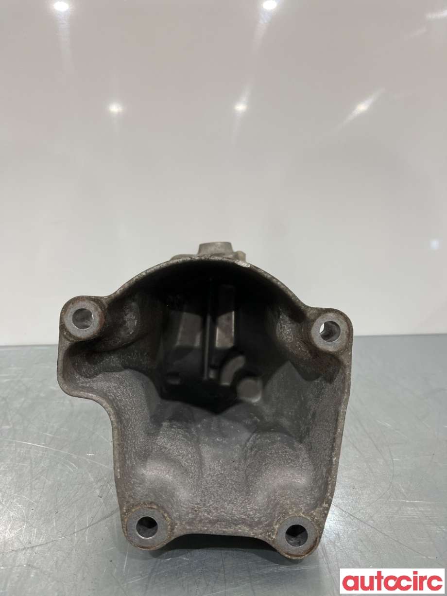 Motorfeste til Mercedes Vito/Viano 2010-2014 (Fase 2) (W639) (W639) (MERCEDES|A6512234404)