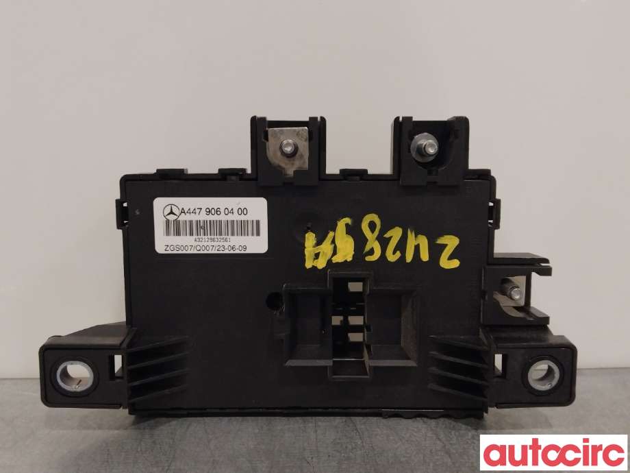 Sikringsboks til Mercedes Vito 2014-->> (W447) (W447) (MERCEDES|A4475404326|A4479060400)