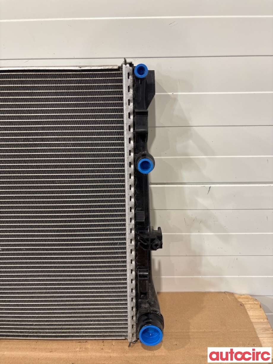 Radiator (automat gir) til Mercedes C-Klasse 2018-2021 (Fase 2) (W205) (W205) (MERCEDES|A0995007303|)