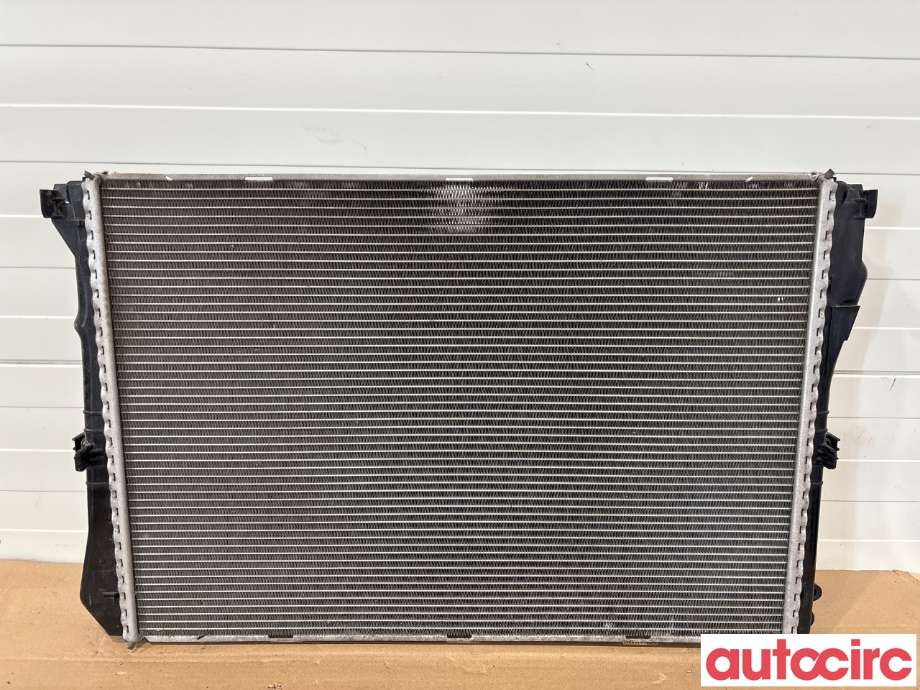 Radiator (automat gir) til Mercedes C-Klasse 2018-2021 (Fase 2) (W205) (W205) (MERCEDES|A0995007303|)