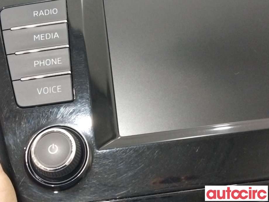 Multimedia display (MCU - Media Controller Unit) til Škoda Octavia 2013-2016 (Type III, Fase 1)  (SKODA|5E0919605J|QW00008D)