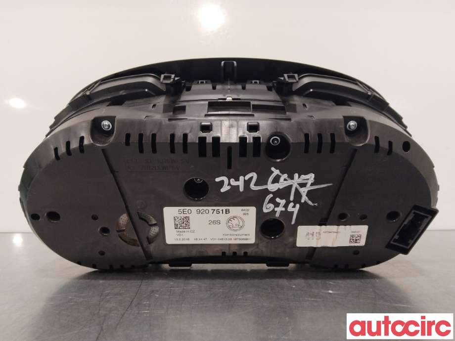 Instrumentpanel til Škoda Octavia 2013-2016 (Type III, Fase 1)  (SKODA|5E0920751B|)