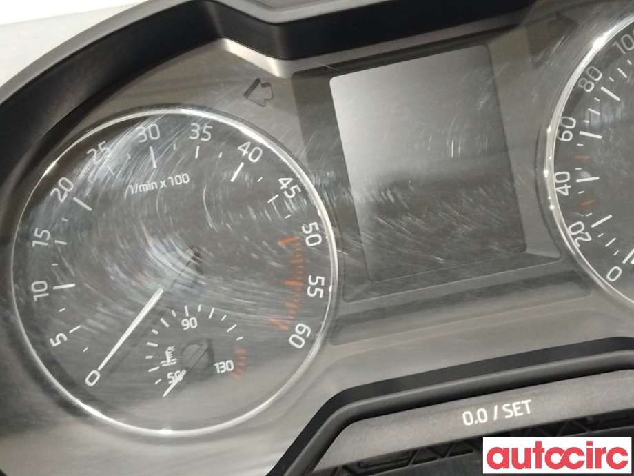 Instrumentpanel til Škoda Octavia 2013-2016 (Type III, Fase 1)  (SKODA|5E0920751B|)
