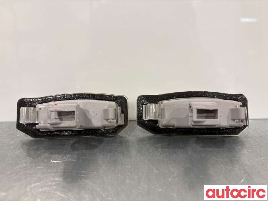 Skiltlys til Mitsubishi Outlander 2012-2015 (Type III, Fase 1)  (MITSUBISHI|8341A009|)