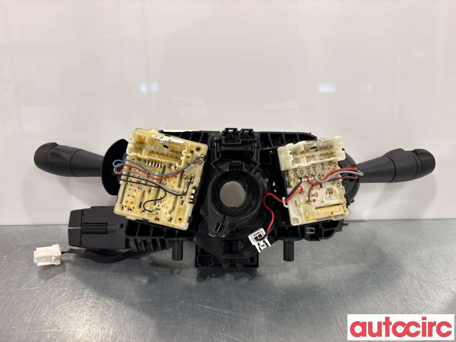 Bryter combi til Renault Captur 2013-2020 (Type I)  (RENAULT|8201168016|8201167992|8201168027)