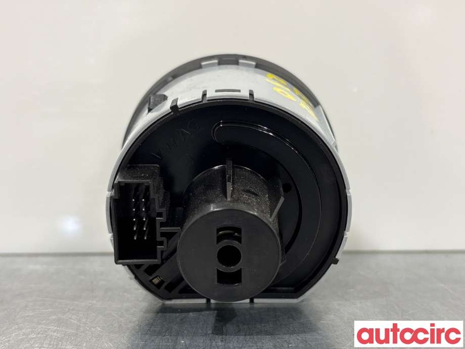 Bryter lys til Škoda Octavia 2013-2016 (Type III, Fase 1)  (SKODA|5E0941431N|)